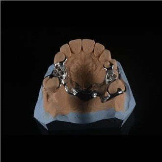 Denturi li jistgħu jitneħħew